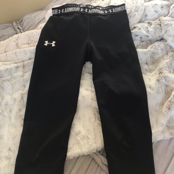 Under Armour Other - Girls Under Armour Black Capris Size 8/10